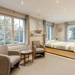 Cosy Close To Bruxelles South Charleroi Airport , Courcelles Belgien
